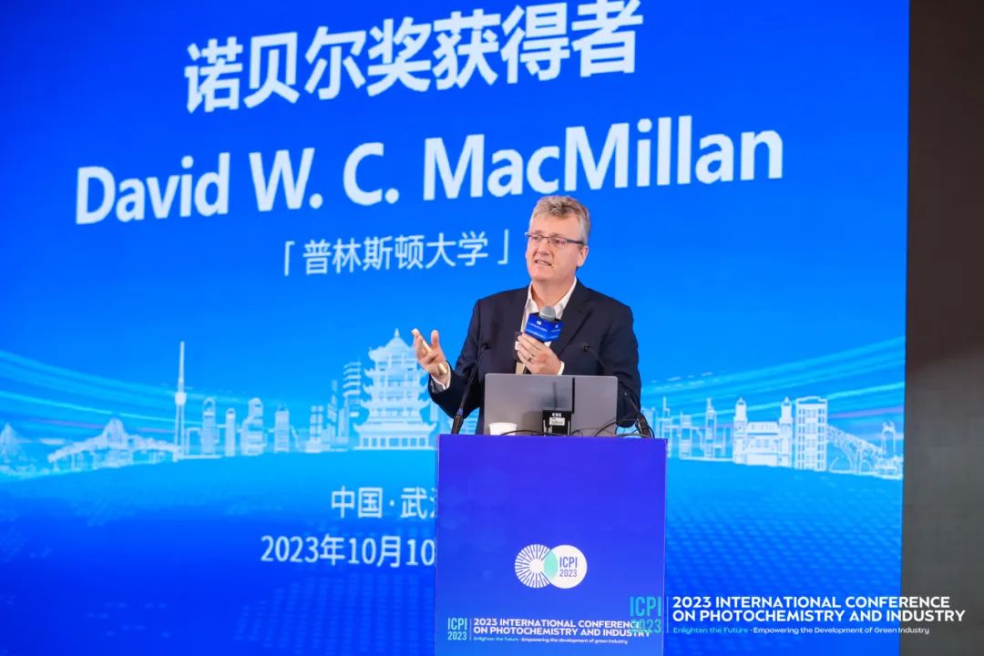 david w. c. macmillan做报告